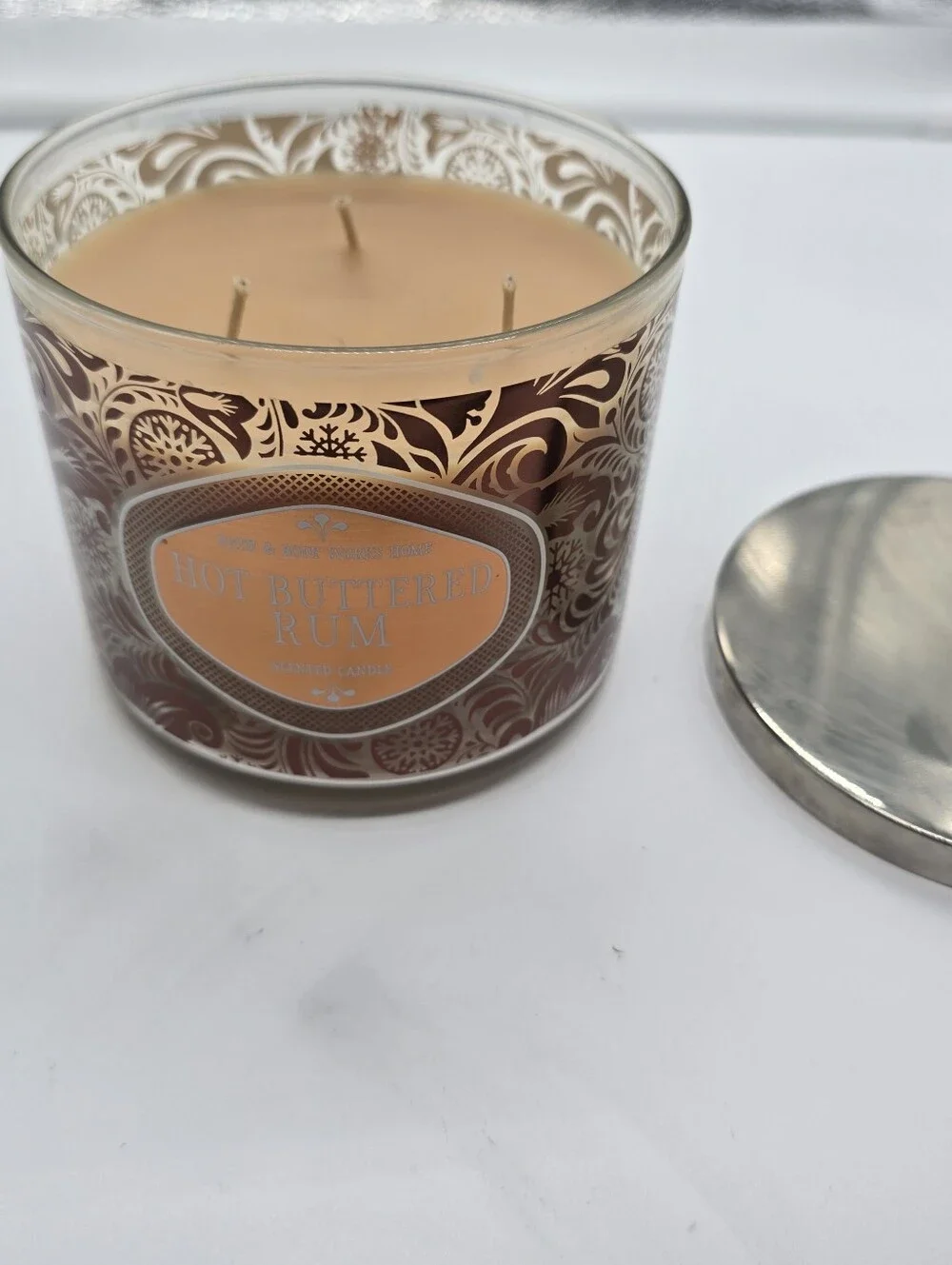 WHITE BARN 3-Wick Scented Bath & Body Works Candle HOT BUTTERED RUM 14.5 oz NEW - Picture 1 of 5